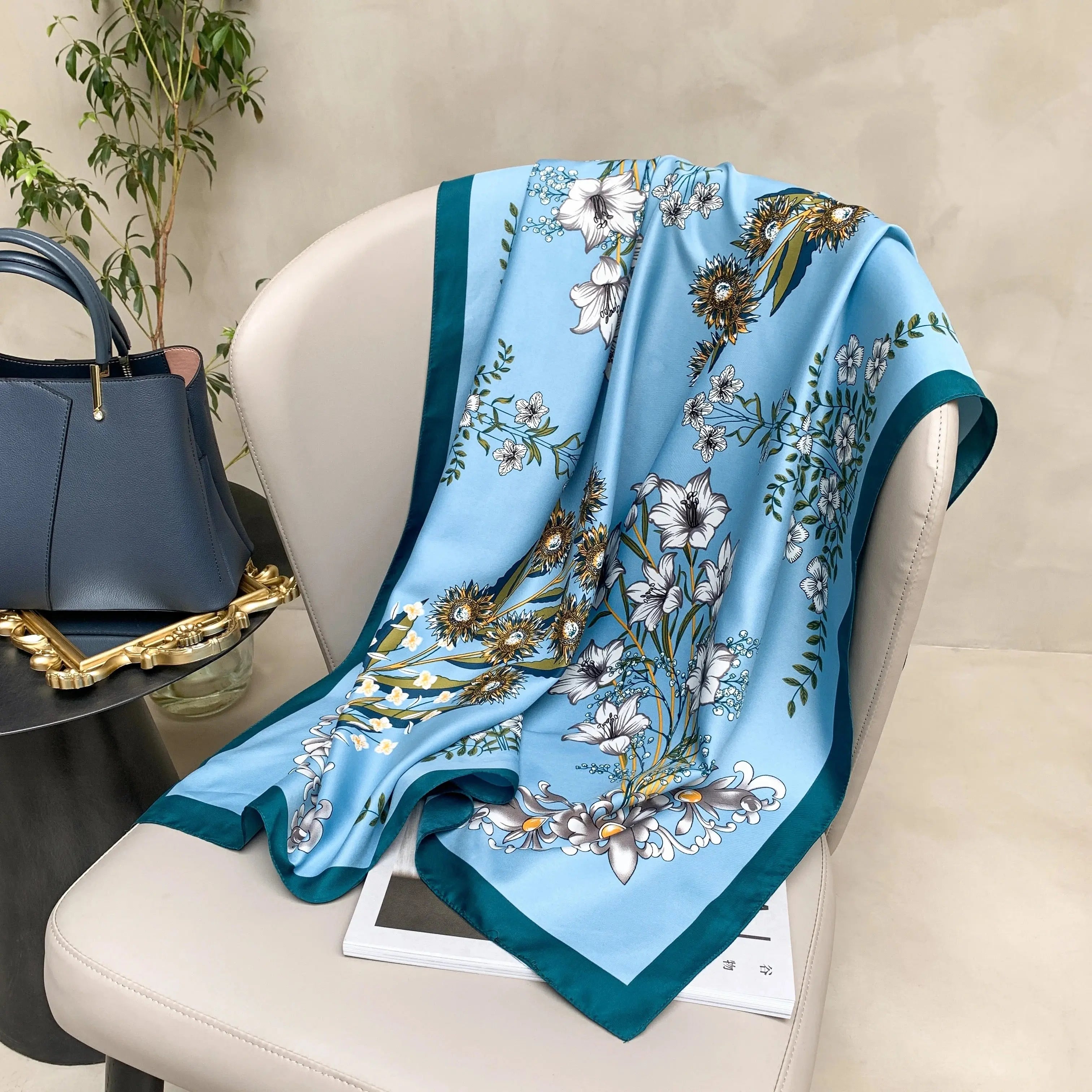 Foulard Chimio Carré Femme Bleu Ciel Typhaine - Coeur de Foulard