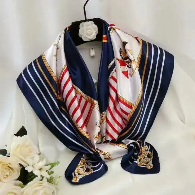 Foulard Chimio Carré Femme Bleu Marine Zélie Coeur de Foulard