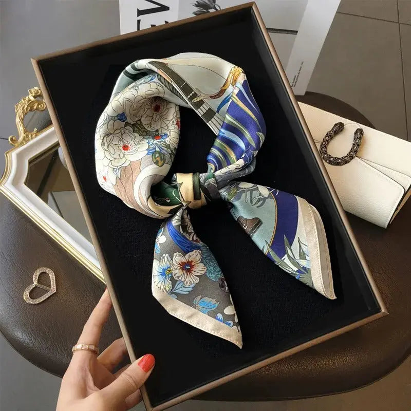 Foulard Femme Carré Soie Blanc Crème Rose à motifs CALISTA Coeur de Foulard