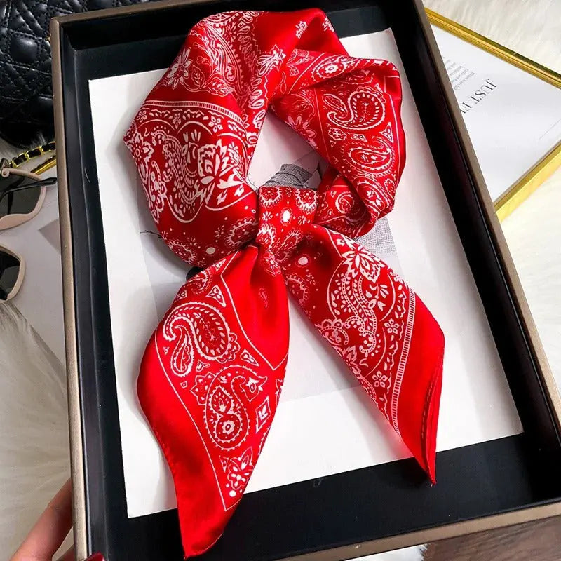 Carré de Soie - GAURI - Coeur de Foulard