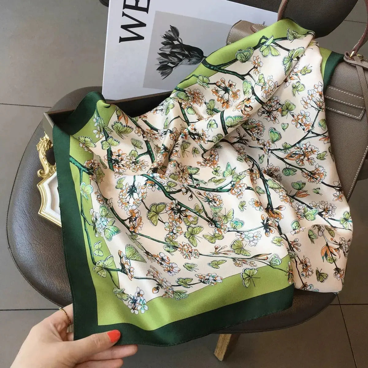 Carré de Soie - GONG-JU - Coeur de Foulard