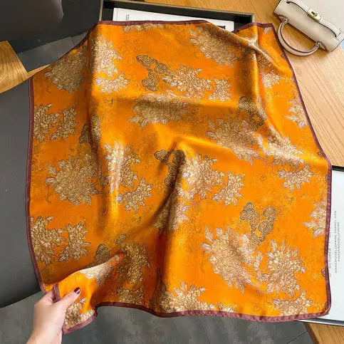 Carré de Soie - GUNHILD - Coeur de Foulard