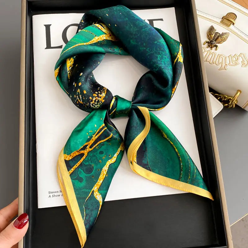 Carré de Soie - HILDE - Coeur de Foulard