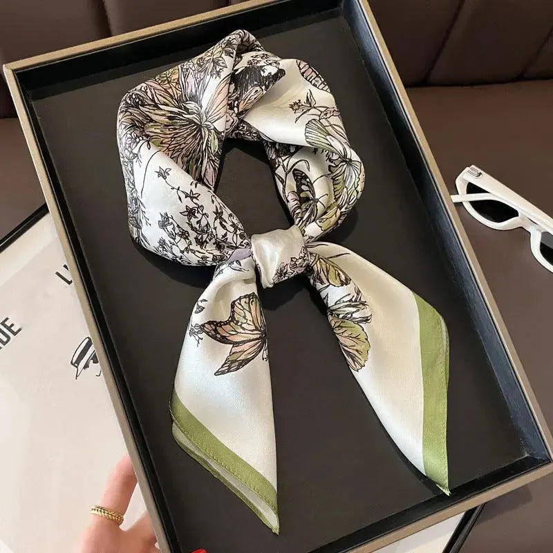 Carré de Soie - IMAN - Coeur de Foulard