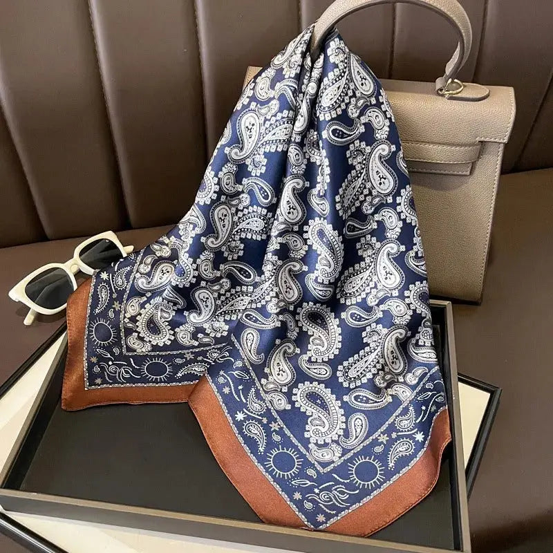 Carré de Soie - JUNKO - Coeur de Foulard