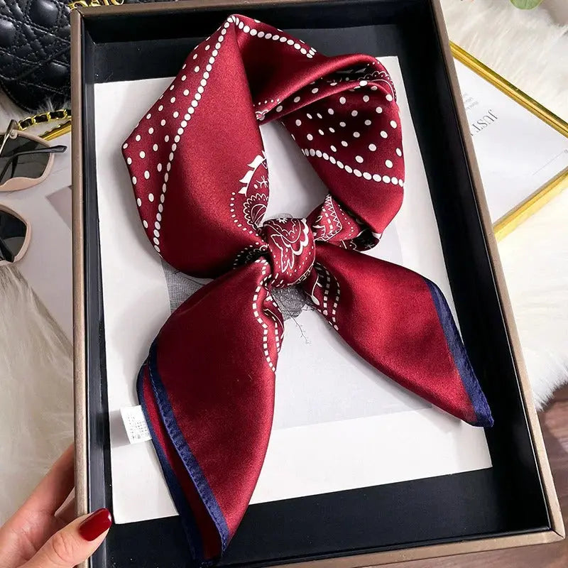 Carré de Soie - KARI - Coeur de Foulard