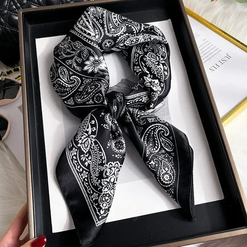 Carré de Soie - KRISTA - Coeur de Foulard