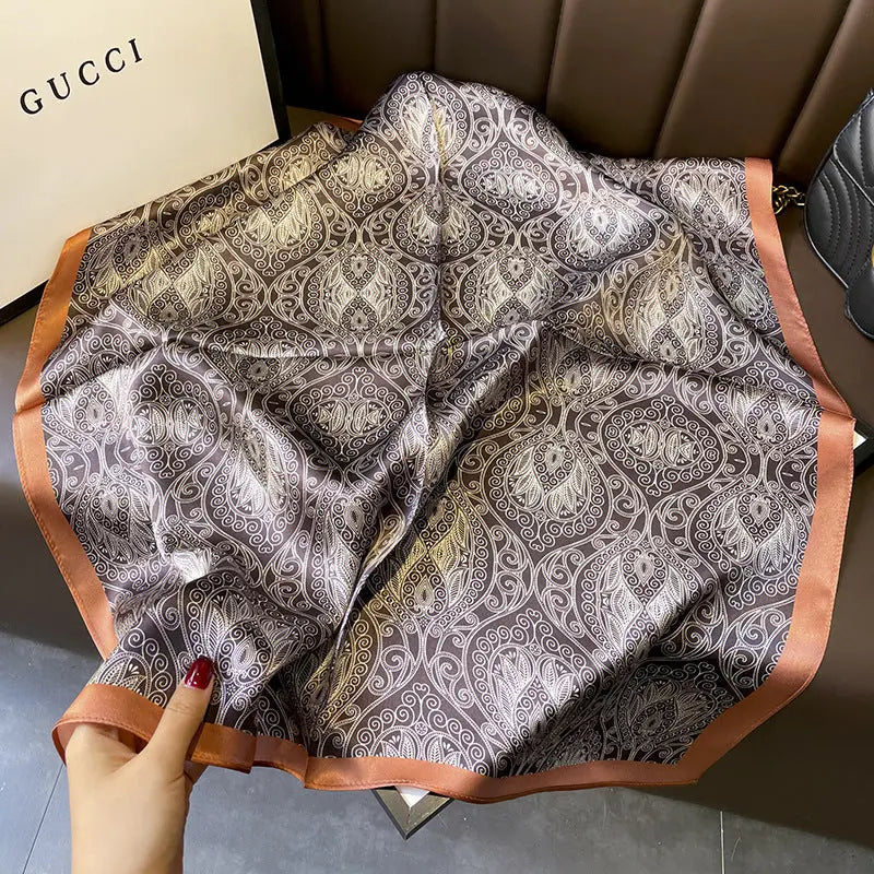 Carré Soie - ANASTASIJA - Coeur de Foulard