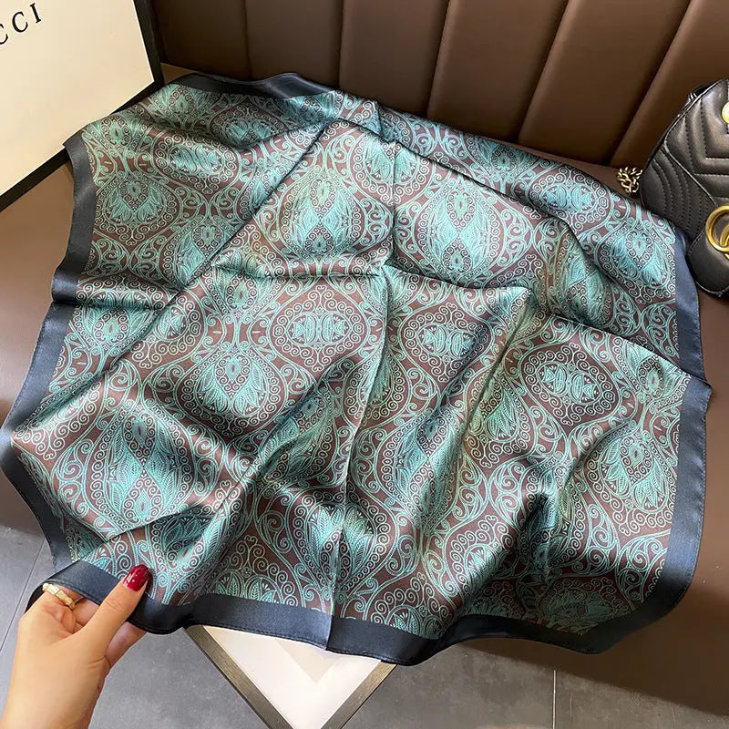 Carré Soie - ANASTASYA - Coeur de Foulard