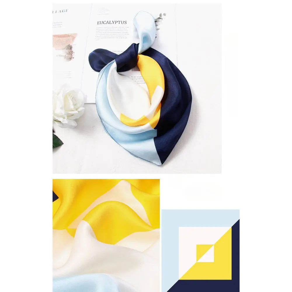 Foulard Carré Soie Femme Bleu DAPHNE blanc1 - Coeur de Foulard