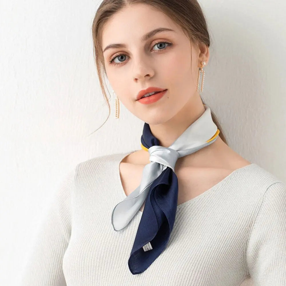 Foulard Carré Soie Femme Bleu DAPHNE blanc2 - Coeur de Foulard