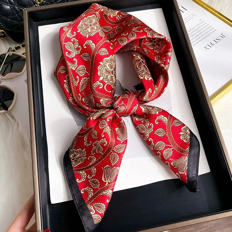 Carré de Soie - KARLA - Coeur de Foulard