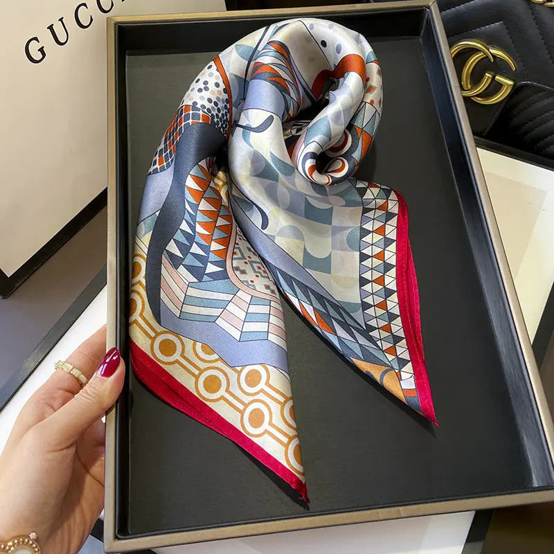 Carré Soie - AGRAFENA - Coeur de Foulard