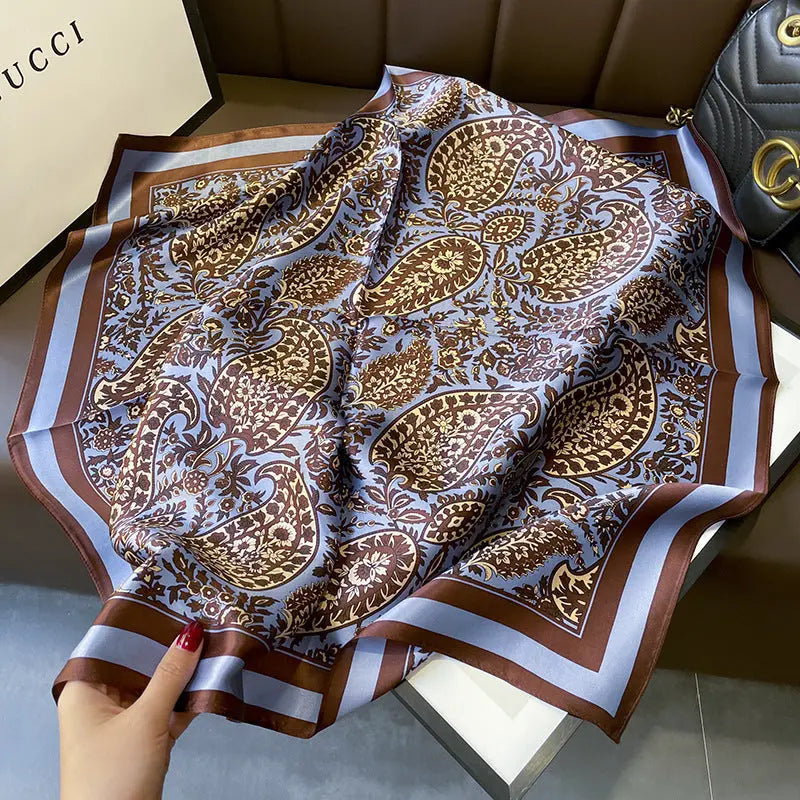 Carré Soie - ANICHKAYA - Coeur de Foulard