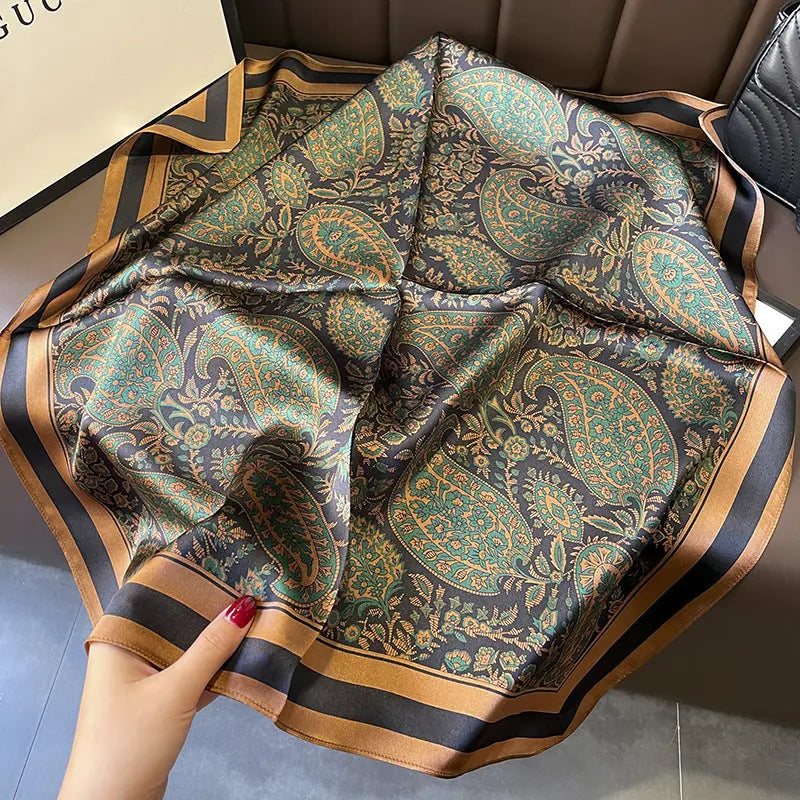Carré Soie - ANIKOUCHA - Coeur de Foulard